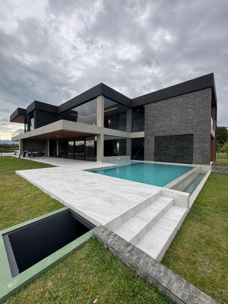 111b15fb-75ea-4974-9ff0-b030806a0a9e